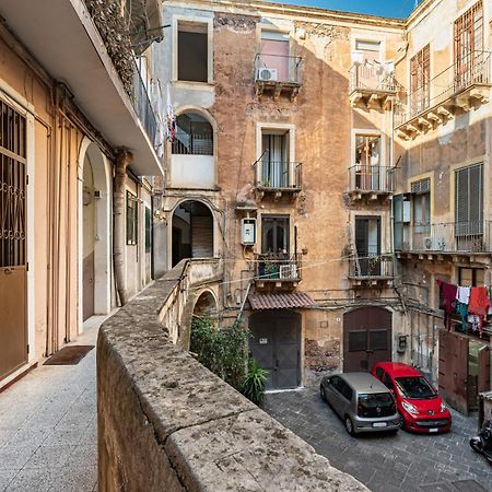 I Colori Di Lalla - 300 M Far From Castello Ursino Katanya Dış mekan fotoğraf